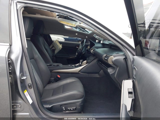 صورة مصغرة 18 لـ 2016 Lexus IS 200T