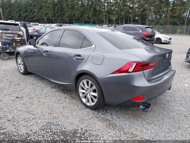 2016 Lexus IS 200T — фото 3