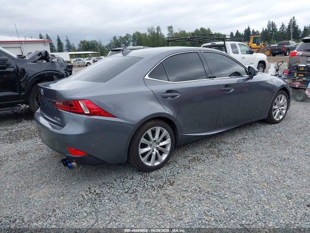 2016 Lexus IS 200T — фото 4