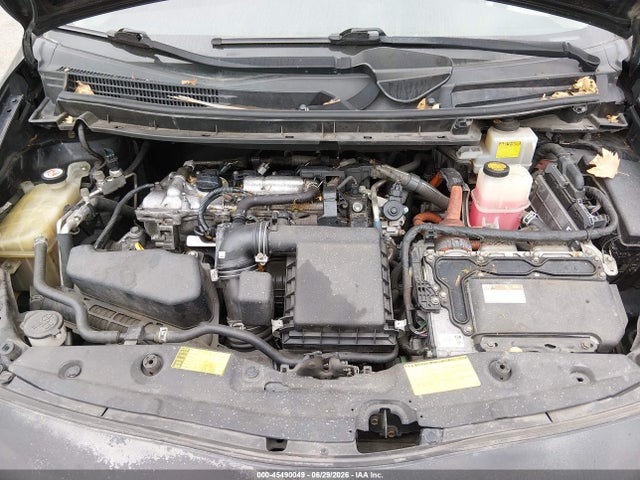 صورة 10 لـ 2013 Toyota PRIUS TWO