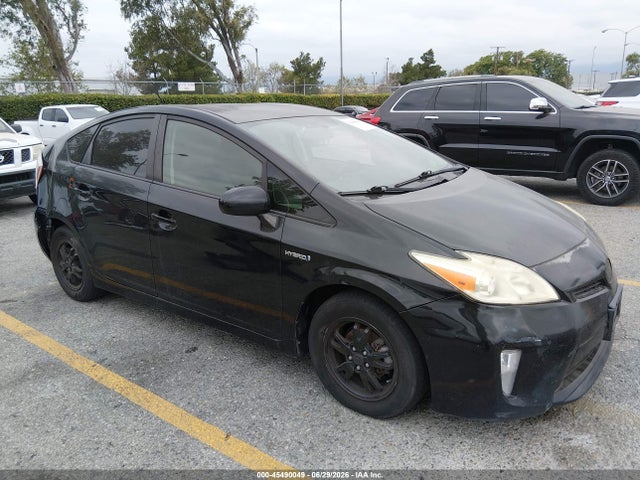صورة 1 لـ 2013 Toyota PRIUS TWO