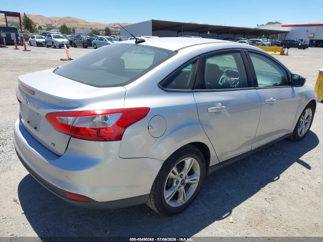 صورة مصغرة 4 لـ 2014 FORD FOCUS SE