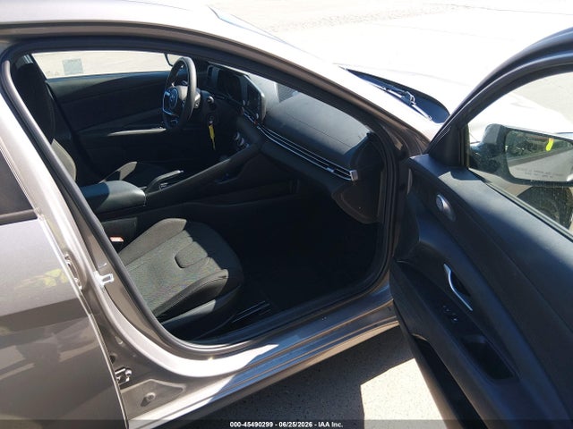 2023 Hyundai ELANTRA SE 照片 5