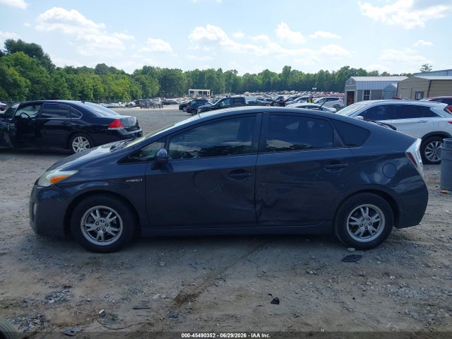2010 Toyota PRIUS II — миниатюра 14