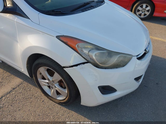 2013 Hyundai ELANTRA GLS — миниатюра 6