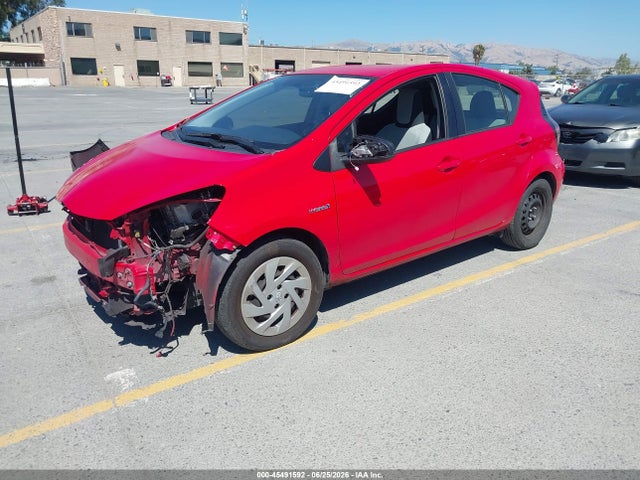 صورة 2 لـ 2016 Toyota PRIUS C ONE
