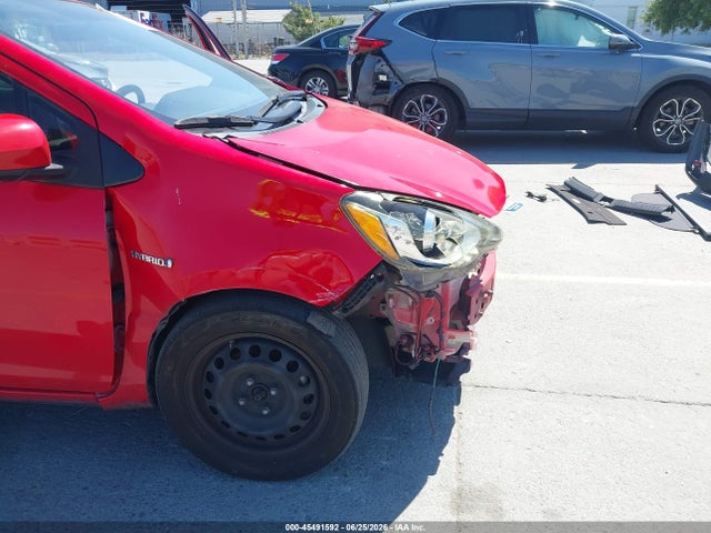 صورة 6 لـ 2016 Toyota PRIUS C ONE
