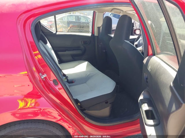 صورة 8 لـ 2016 Toyota PRIUS C ONE