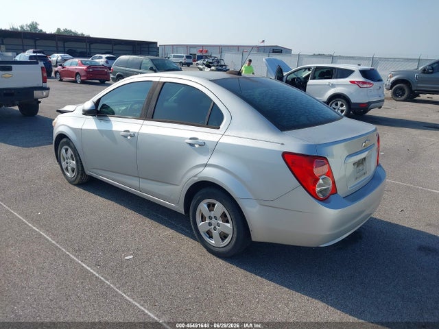 صورة 3 لـ 2015 Chevrolet SONIC LS AUTO