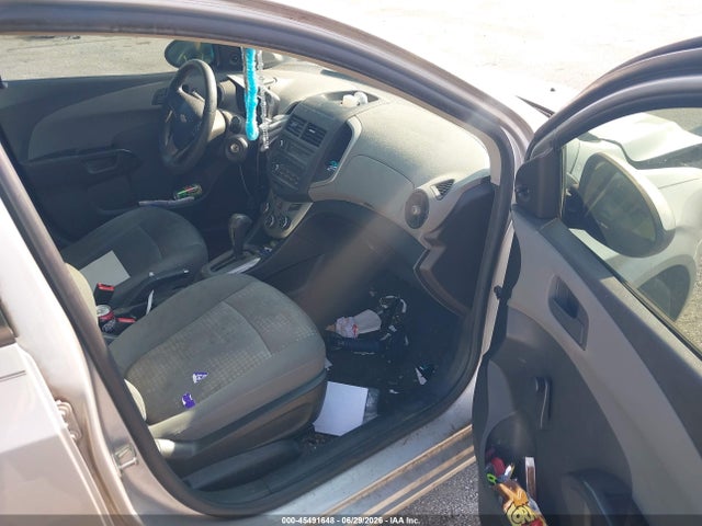 صورة 5 لـ 2015 Chevrolet SONIC LS AUTO