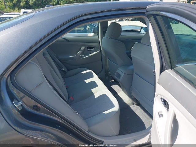صورة 8 لـ 2011 Toyota CAMRY LE