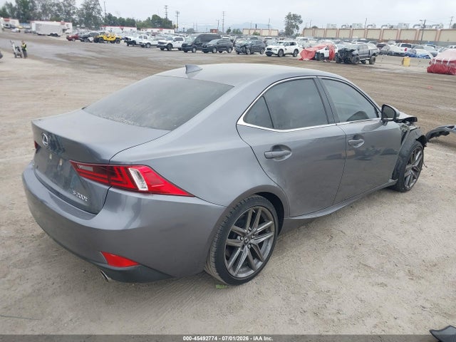 2016 Lexus IS 200T — фото 4