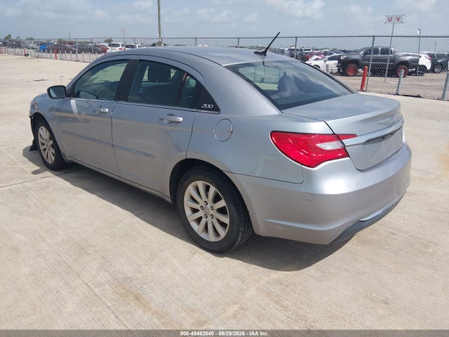 صورة 3 لـ 2014 Chrysler 200 TOURING