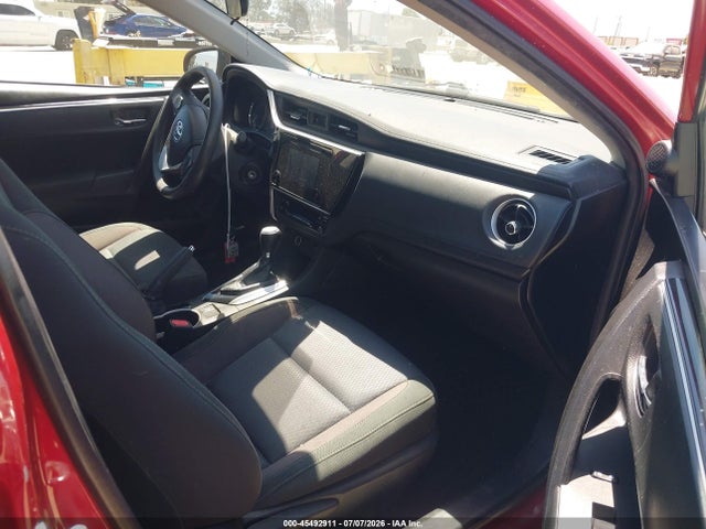 2018 Toyota COROLLA LE photo 5