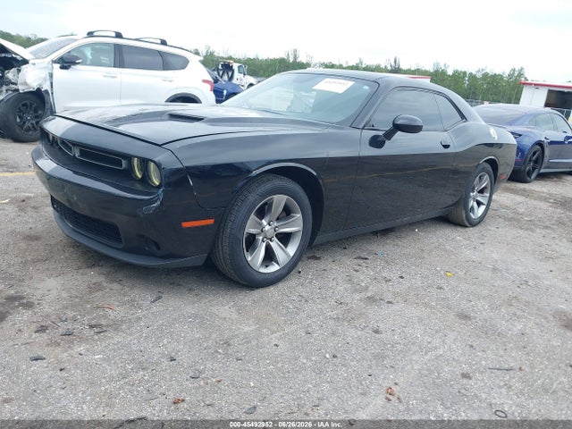 2019 Dodge CHALLENGER SXT — фото 2