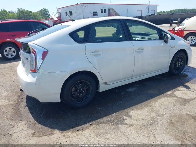 2013 Toyota PRIUS TWO — фото 4