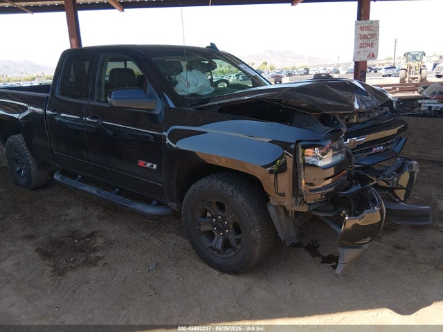 2017 Chevrolet SILVERADO 1500 LT photo 1