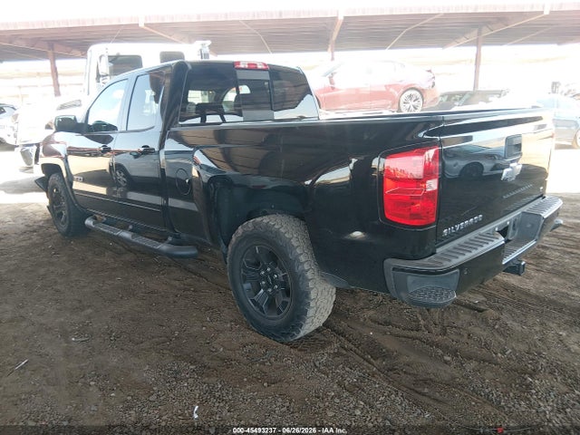 2017 Chevrolet SILVERADO 1500 LT photo 3