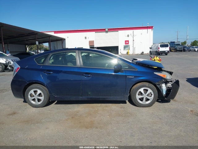 صورة مصغرة 13 لـ 2013 Toyota PRIUS THREE