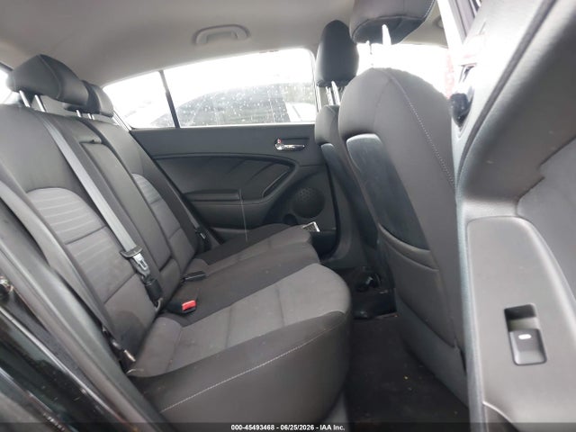 صورة 8 لـ 2015 KIA FORTE EX