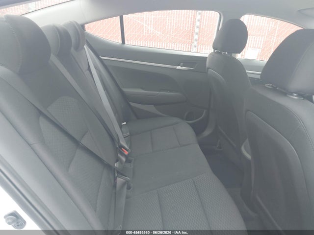 صورة 8 لـ 2019 Hyundai ELANTRA SE