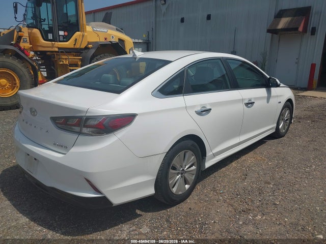 صورة 4 لـ 2018 Hyundai SONATA HYBRID SE
