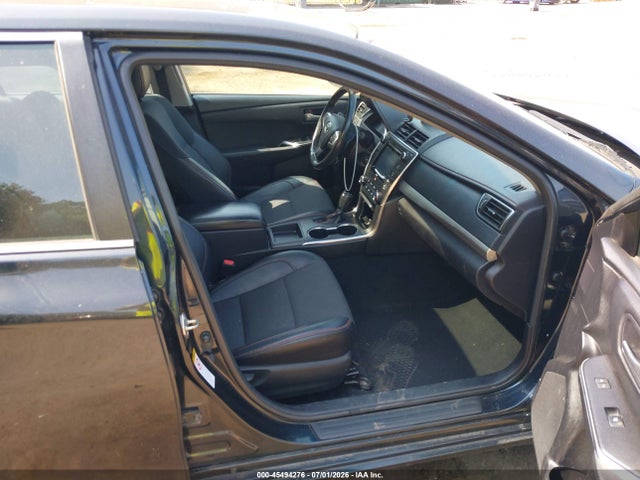 2017 Toyota CAMRY SE photo 5