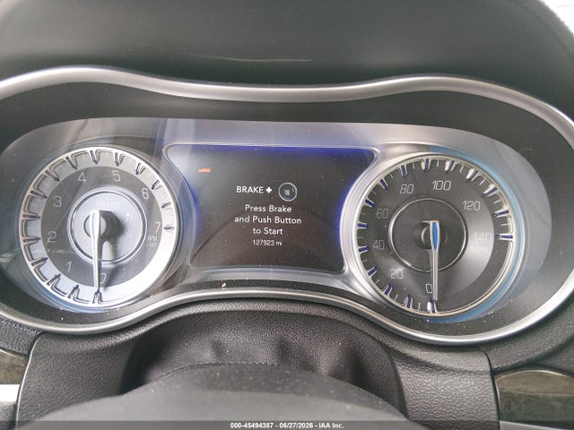 صورة 7 لـ 2017 Chrysler 300C