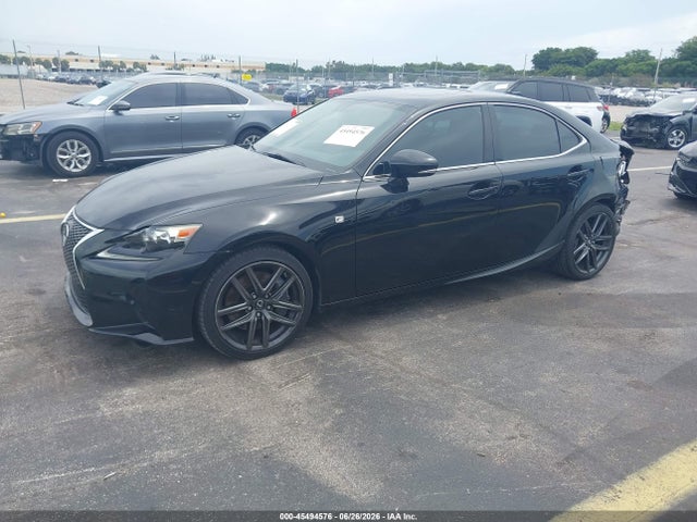 2016 Lexus IS 200T — фото 2