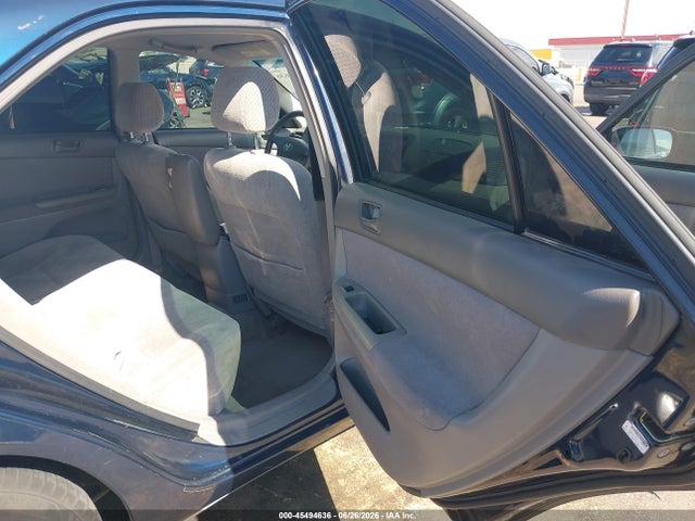 صورة 8 لـ 2002 Toyota CAMRY LE