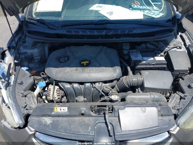 صورة 10 لـ 2013 Hyundai ELANTRA LIMITED