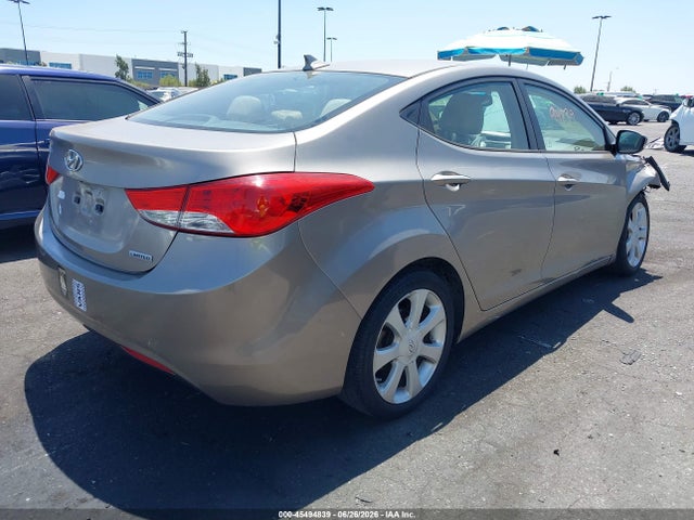 صورة 4 لـ 2013 Hyundai ELANTRA LIMITED