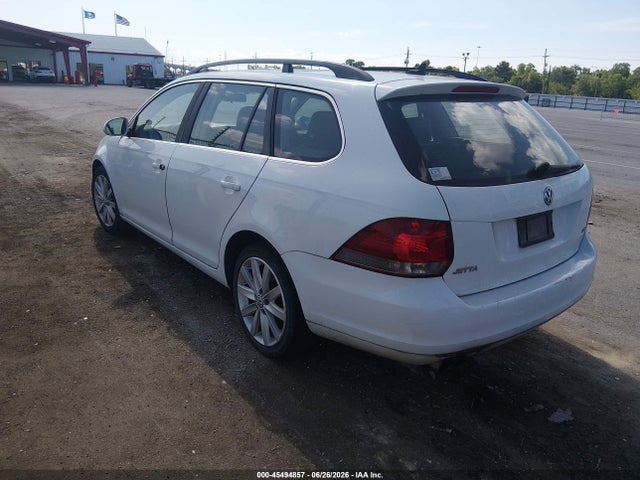 صورة 3 لـ 2014 Volkswagen JETTA SPORTWAGEN 2.0L TDI
