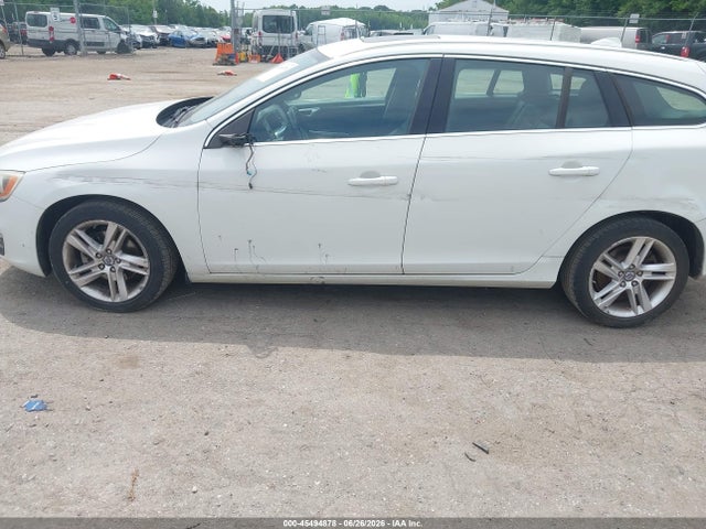 2015 Volvo V60 T5 PREMIER — фото 6