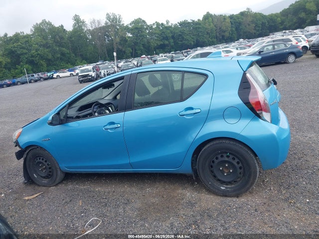 صورة مصغرة 15 لـ 2016 Toyota PRIUS C TWO