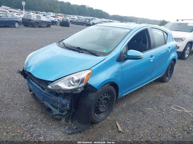 صورة 2 لـ 2016 Toyota PRIUS C TWO