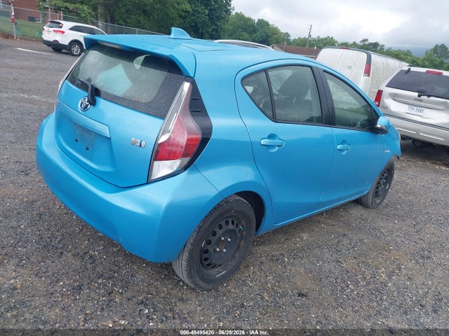 صورة 4 لـ 2016 Toyota PRIUS C TWO