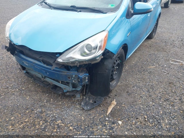 صورة 6 لـ 2016 Toyota PRIUS C TWO