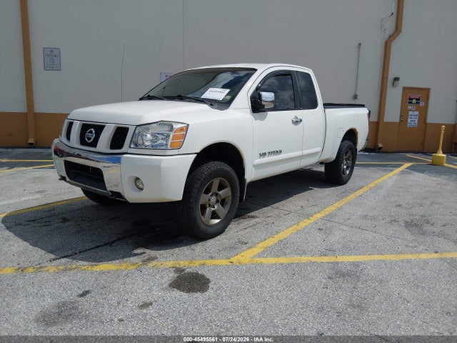 2005 Nissan TITAN SE — фото 2
