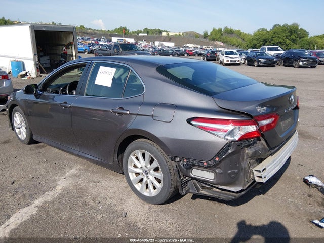 2018 Toyota CAMRY LE 照片 3
