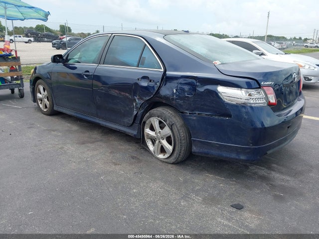 2011 Toyota CAMRY SE photo 6