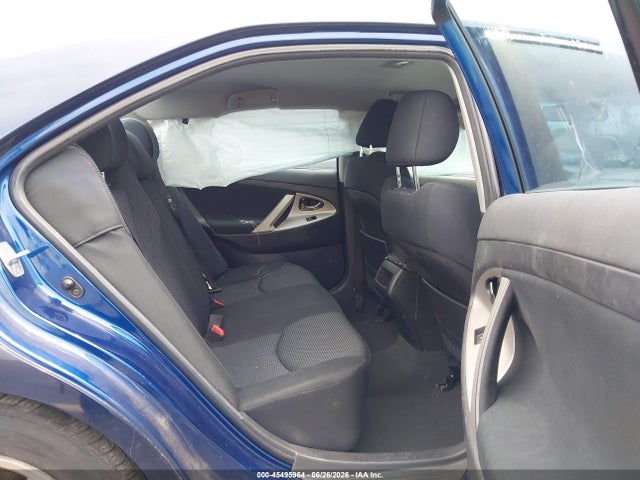 2011 Toyota CAMRY SE photo 8