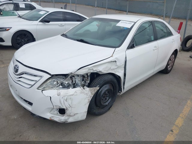 2011 Toyota CAMRY LE — миниатюра 2