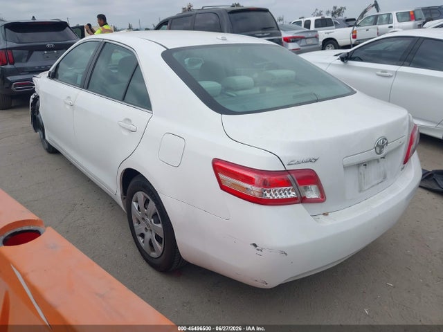 صورة 3 لـ 2011 Toyota CAMRY LE