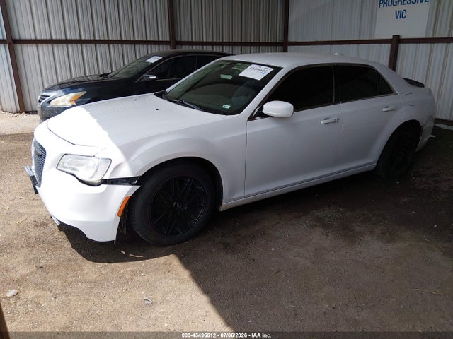 صورة مصغرة 2 لـ 2017 Chrysler 300 LIMITED