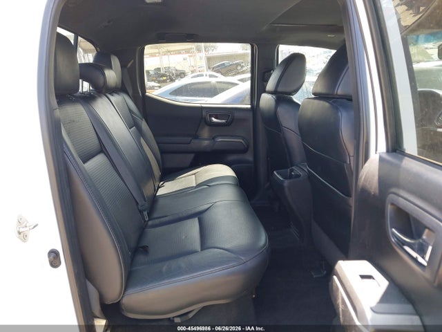 2019 Toyota TACOMA photo 8