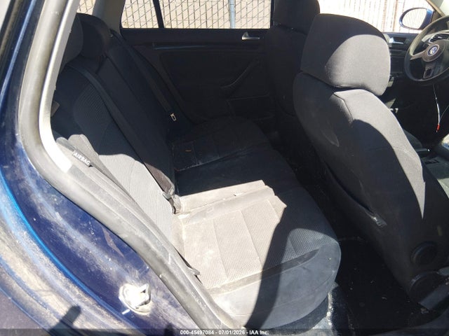 صورة 8 لـ 2011 Volkswagen JETTA SPORTWAGEN 2.5L S