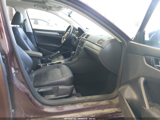 2014 Volkswagen PASSAT 1.8T SE photo 5