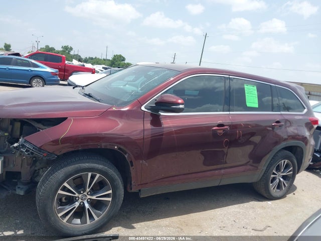 2019 TOYOTA HIGHLANDER LE 14