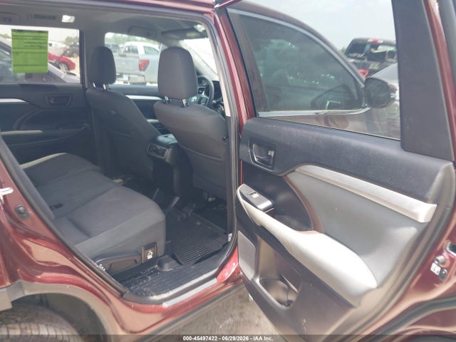 2019 TOYOTA HIGHLANDER LE 8
